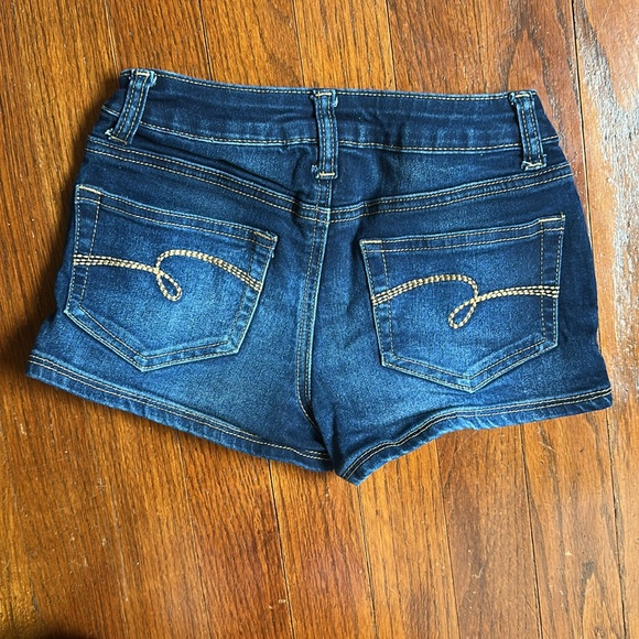 2 Piece Bundle Girls Justice Pink and White Tank Top Denim Shorts Size 8 - Picture 3 of 6